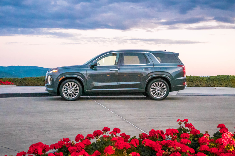 Illustration for article titled The 2020 Hyundai Palisade Is Kind of Astoundingly Luxurious